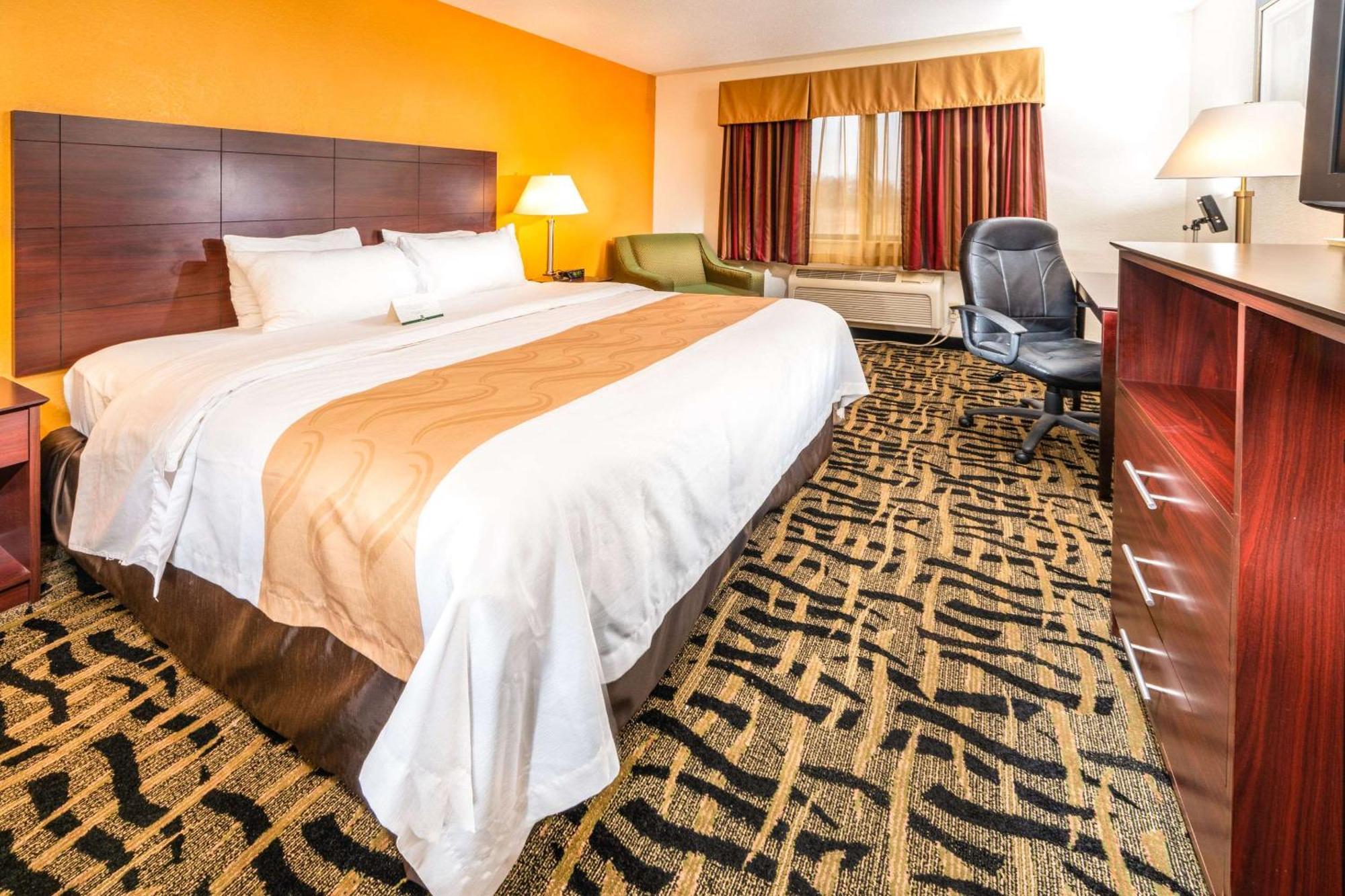 Quality Inn & Suites Danville Esterno foto