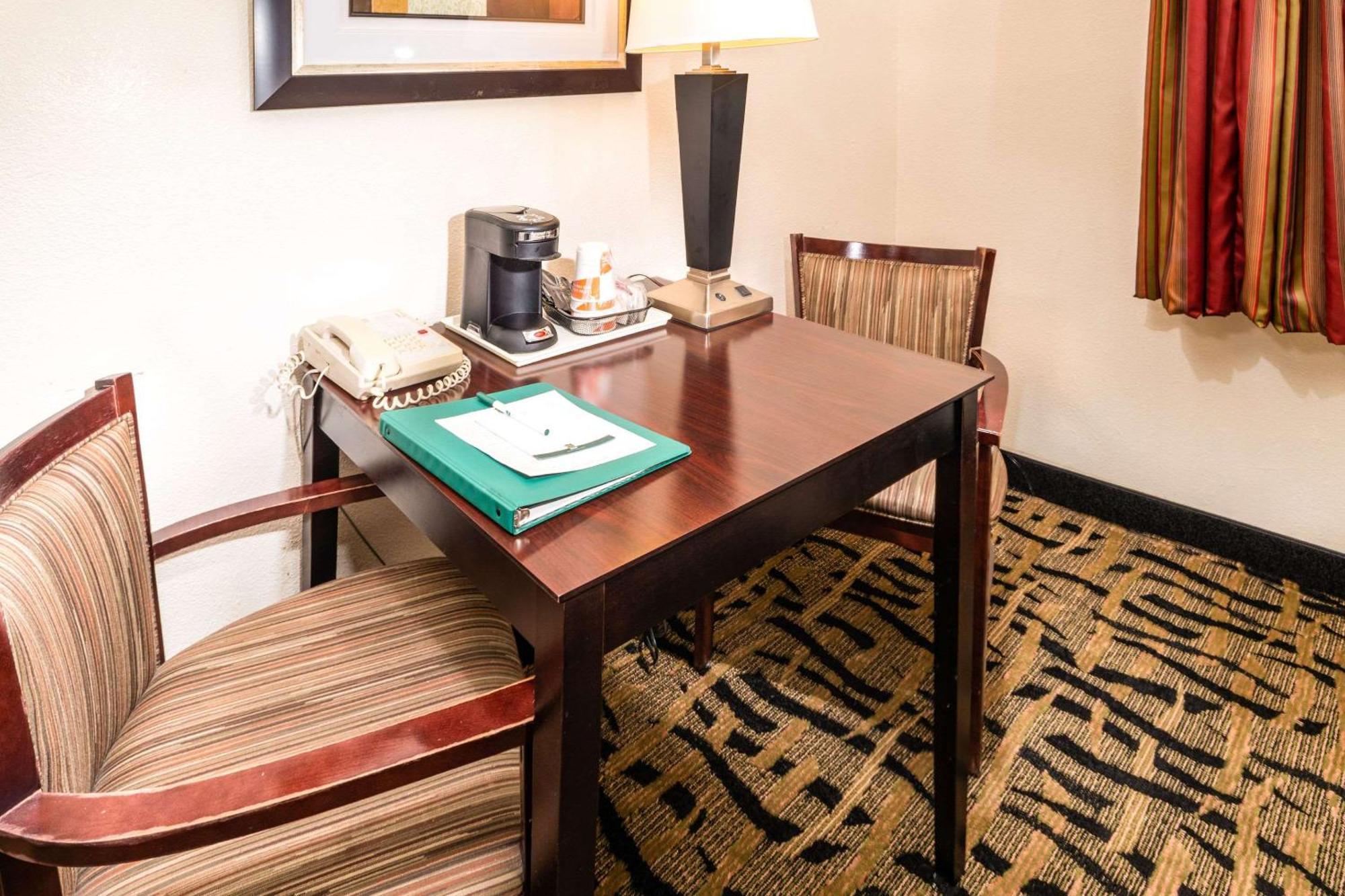 Quality Inn & Suites Danville Esterno foto
